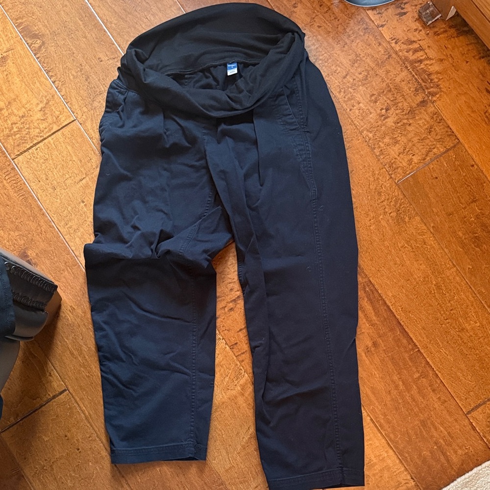 Old Navy Women's Black Maternity Straight Leg Pants